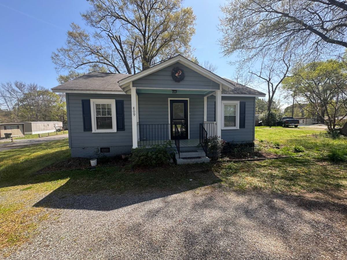 House for rent at 809 W Gold St, Kings Mountain, NC 28086
