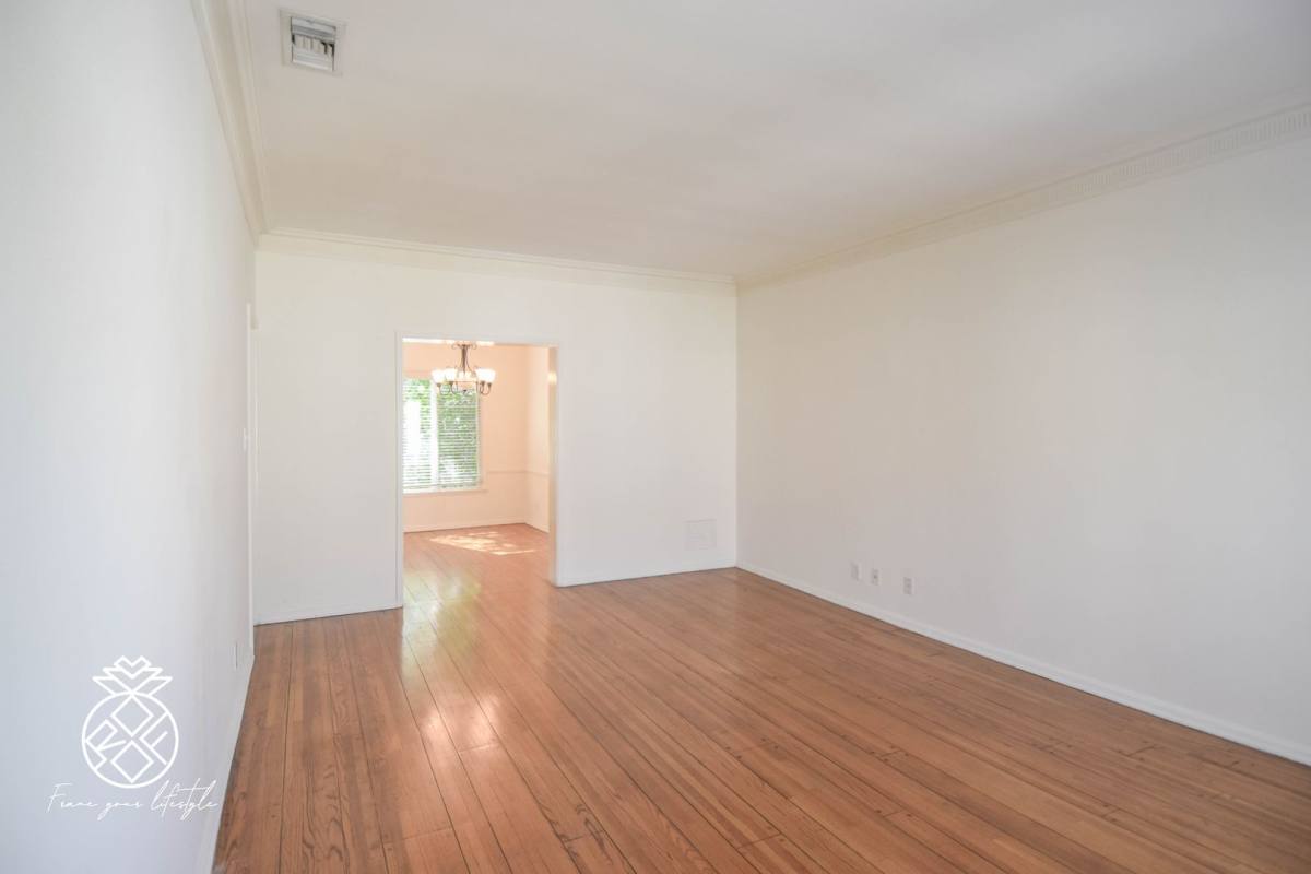 Apartment for rent at 9348 - 9358 1 2 W Olympic Blvd, Beverly Hills, CA 90212