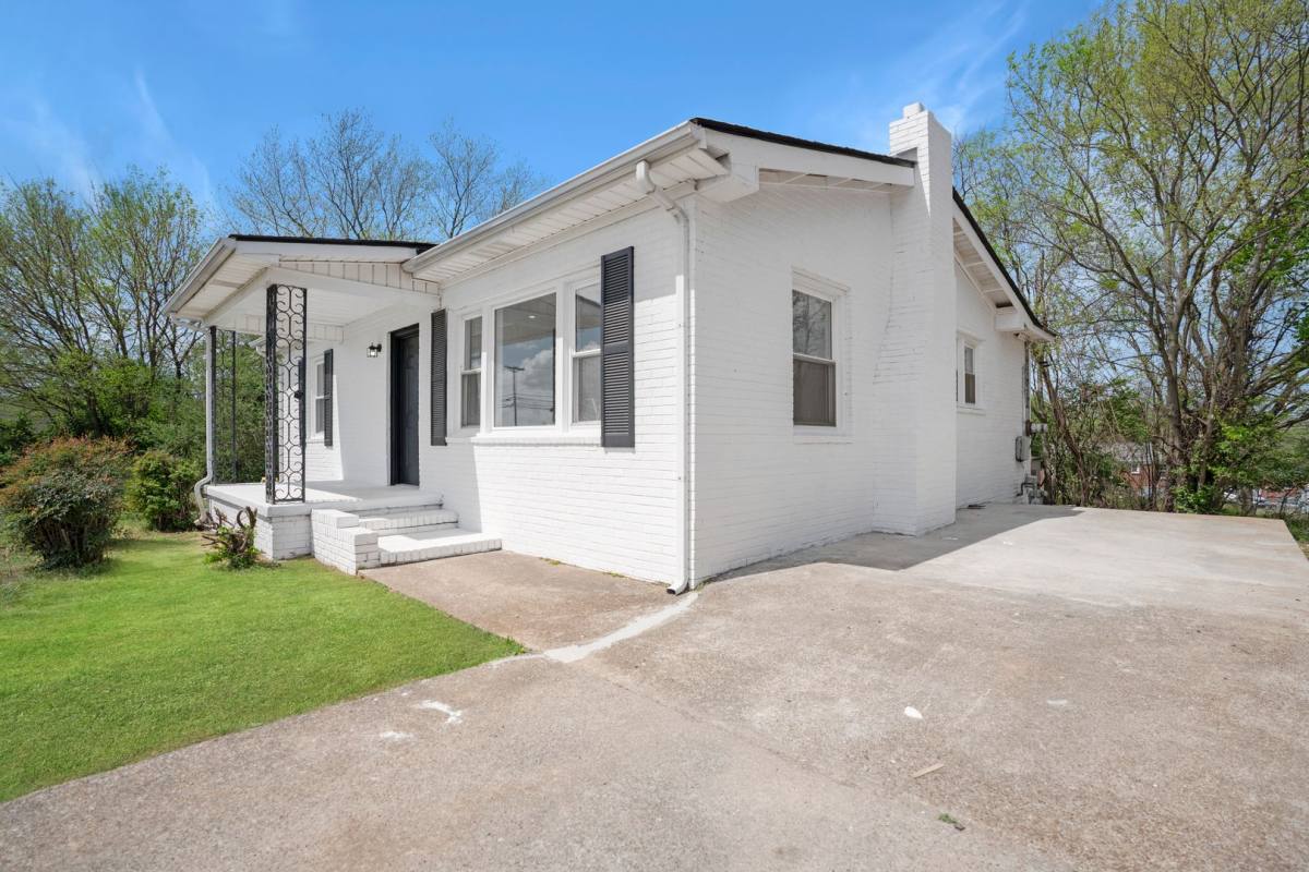 House for rent at 1857 Memorial Dr, Clarksville, TN 37043