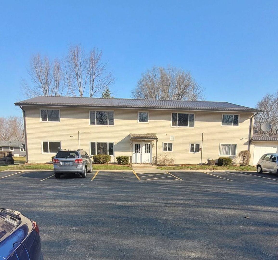 Apartment for rent at 306 Larson Court, Hillsdale, IL 61257