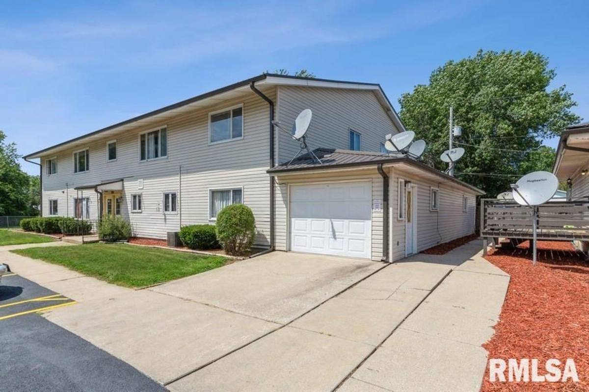 Apartment for rent at 306 Larson Court, Hillsdale, IL 61257