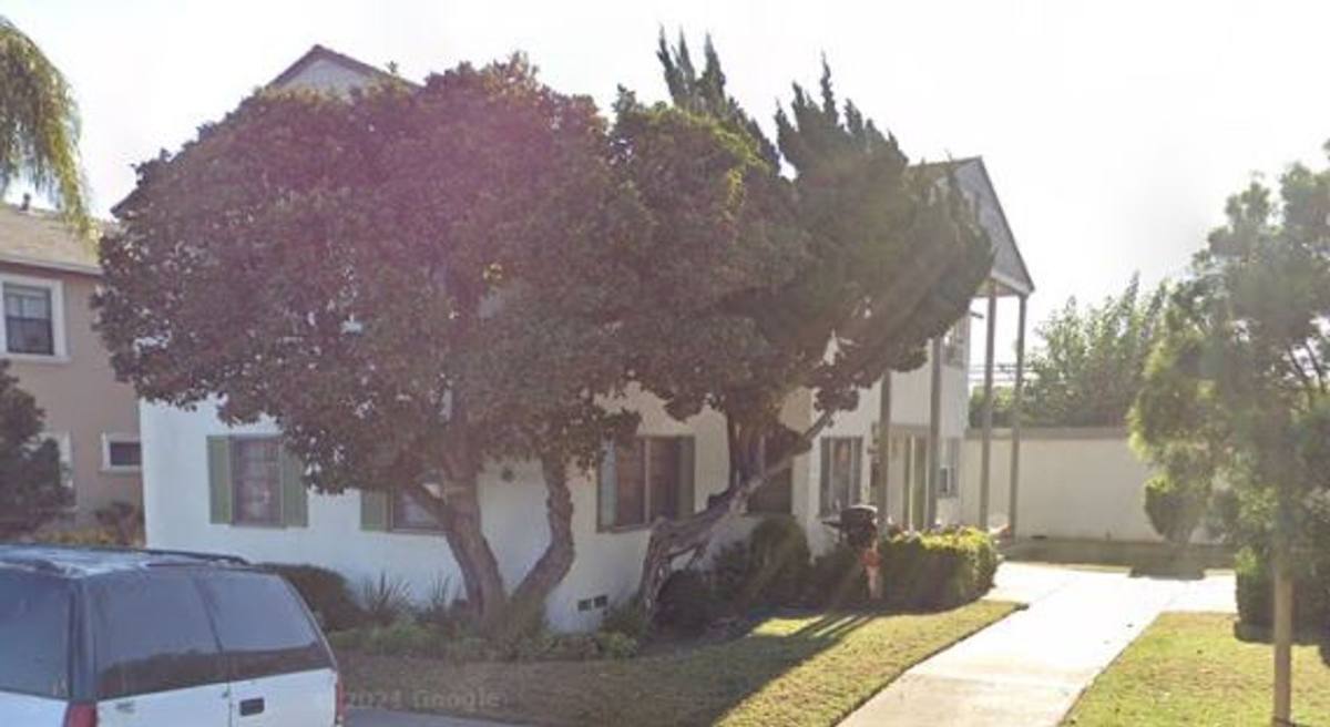Apartment for rent at 11320 Washington Place, Los Angeles, CA 90066