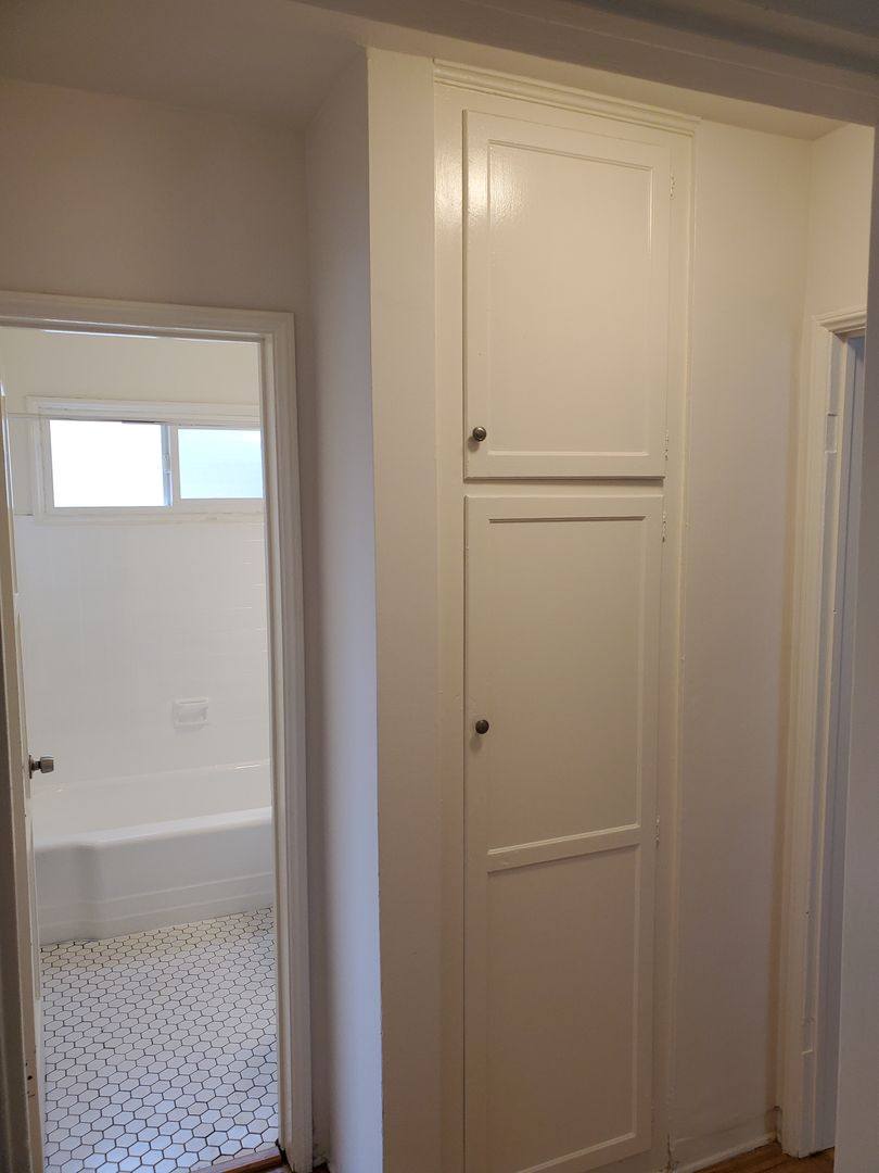 Apartment for rent at 11320 Washington Place, Los Angeles, CA 90066