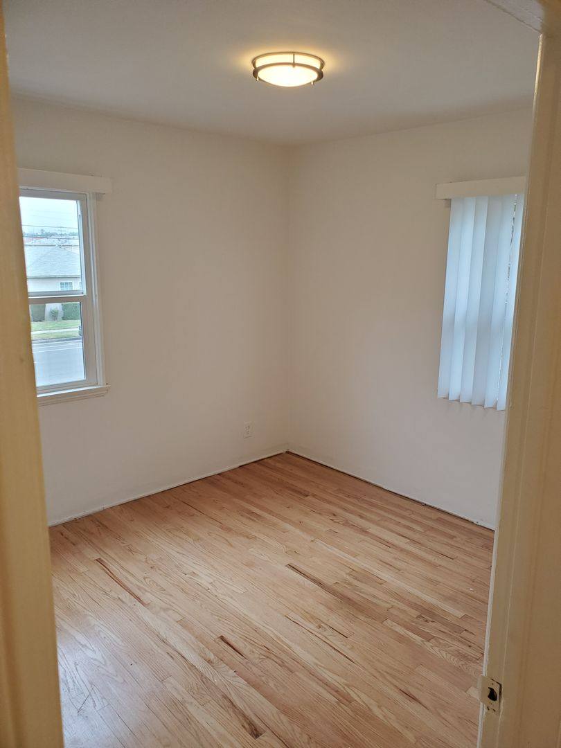 Apartment for rent at 11320 Washington Place, Los Angeles, CA 90066