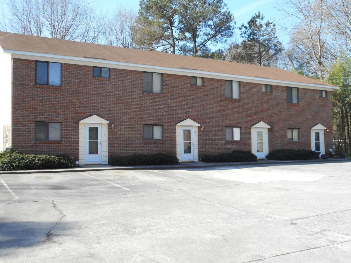 Apartment for rent at 208-212 Green Acres Lane, Cartersville, GA 30121