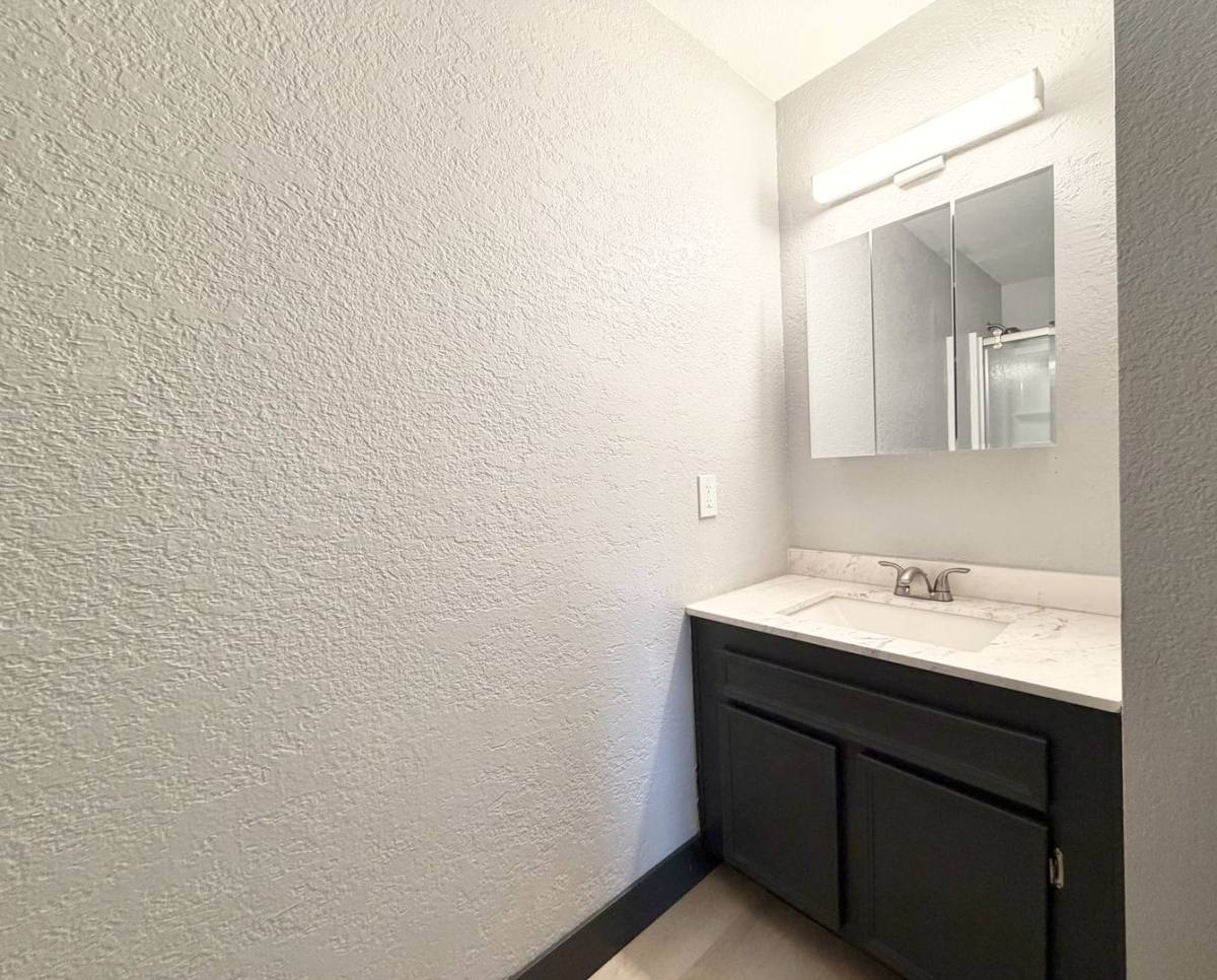 Apartment for rent at 2822 N Auburn Court, Palm Springs, CA 92262