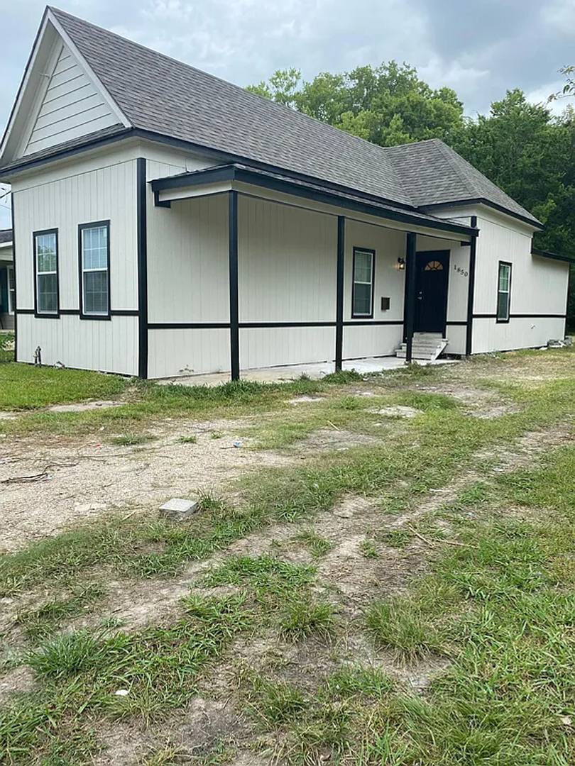 House for rent at 1850 Grand St, Beaumont, TX 77703