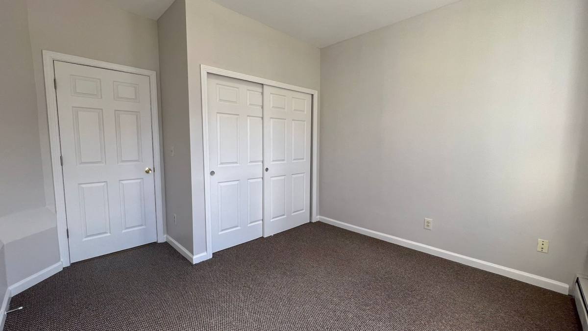 Apartment for rent at 154-156 Westland St, Hartford, CT 06120