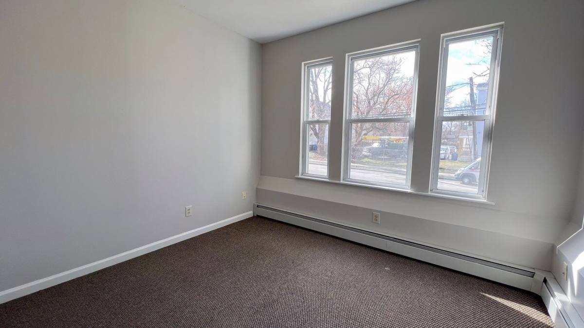 Apartment for rent at 154-156 Westland St, Hartford, CT 06120