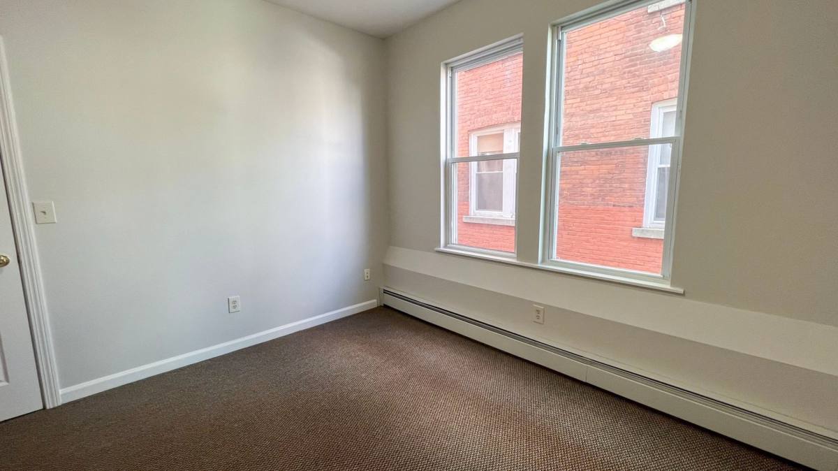 Apartment for rent at 154-156 Westland St, Hartford, CT 06120