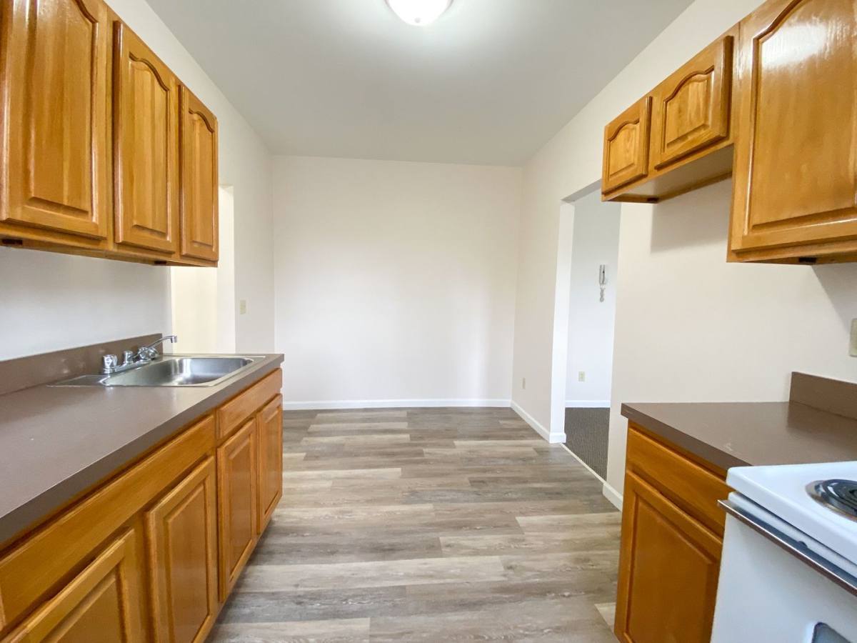 Apartment for rent at 162-164 Ward St, Hartford, CT 06106