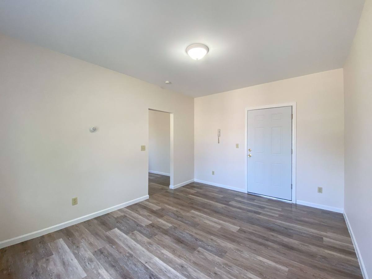 Apartment for rent at 162-164 Ward St, Hartford, CT 06106