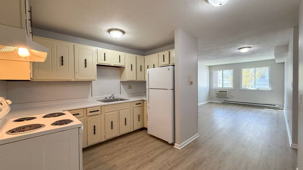 Apartment for rent at 34 Wilson St, Hartford, CT 06106