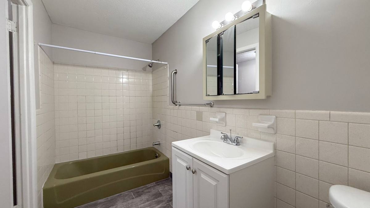 Apartment for rent at 34 Wilson St, Hartford, CT 06106