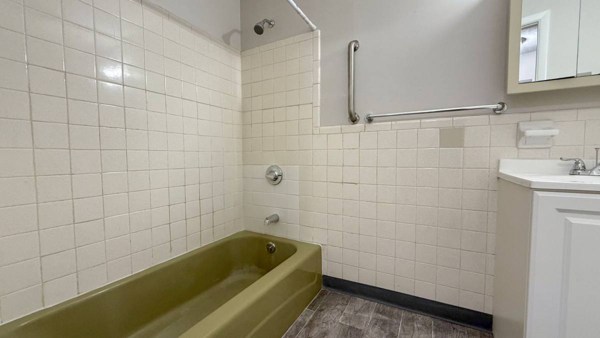 Apartment for rent at 34 Wilson St, Hartford, CT 06106