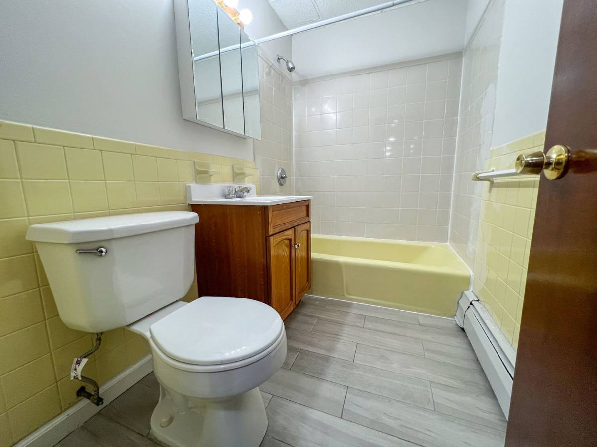 Apartment for rent at 50 Allen Place, Hartford, CT 06106