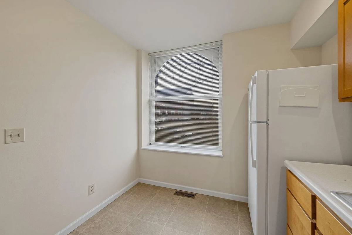 Apartment for rent at 3901 Folsom Ave, Saint Louis, MO 63110