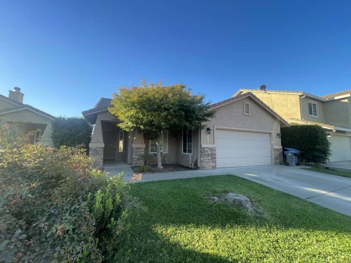 House for rent at 614 Mosburg Loop, Yuba City, CA 95991
