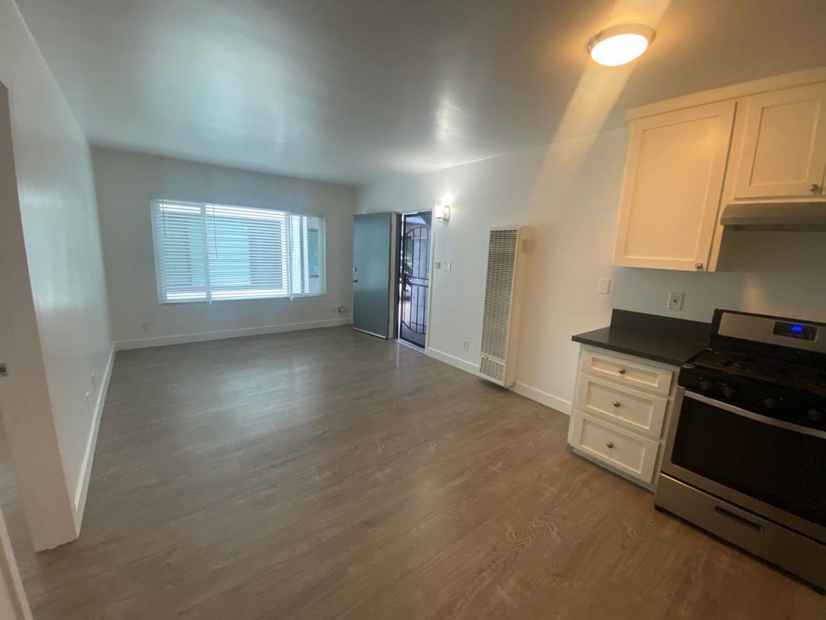 Apartment for rent at 910-930 Freeman Ave, Long Beach, CA 90804
