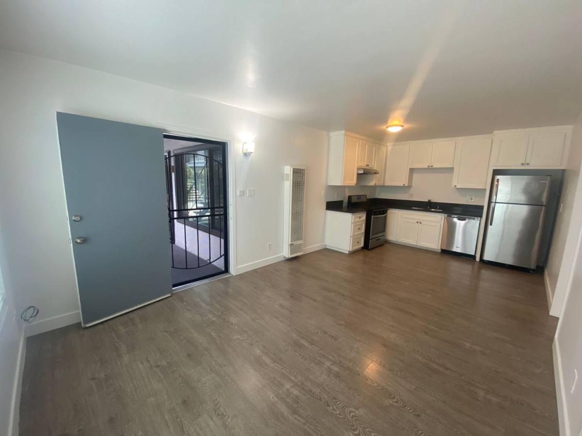Apartment for rent at 910-930 Freeman Ave, Long Beach, CA 90804