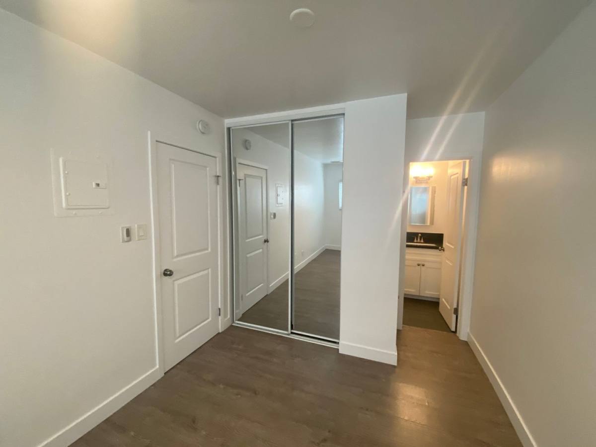 Apartment for rent at 910-930 Freeman Ave, Long Beach, CA 90804