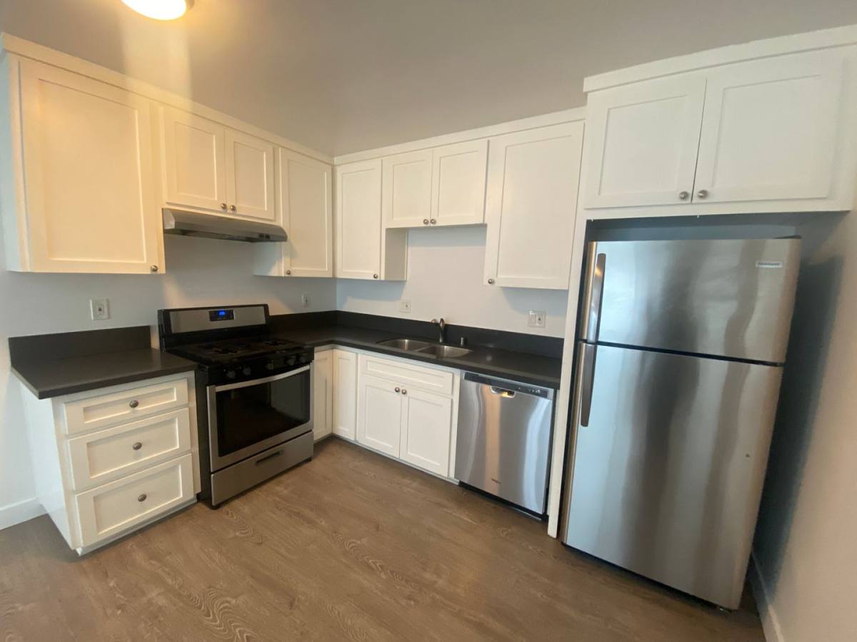 Apartment for rent at 910-930 Freeman Ave, Long Beach, CA 90804