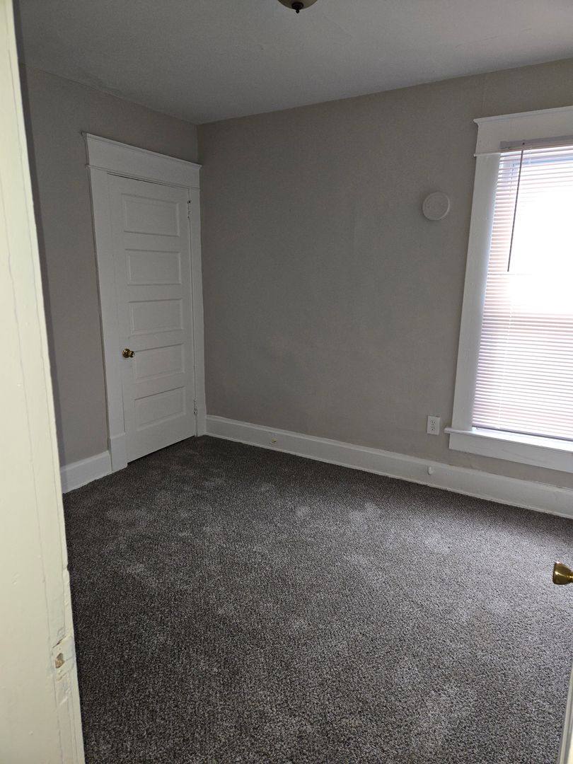 Apartment for rent at 646-648 Carpenter St, Columbus, OH 43205