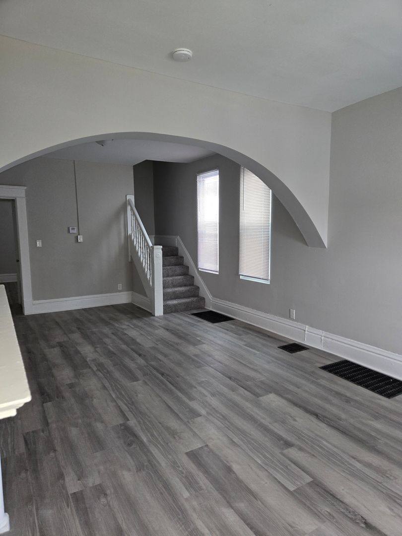 Apartment for rent at 646-648 Carpenter St, Columbus, OH 43205