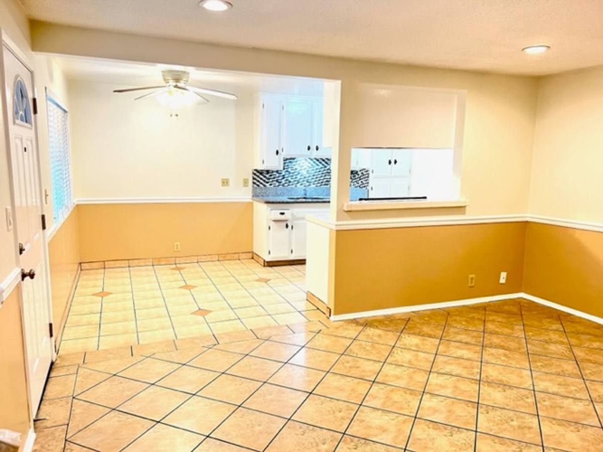 Apartment for rent at 6257 Newlin Ave, Whittier, CA 90601