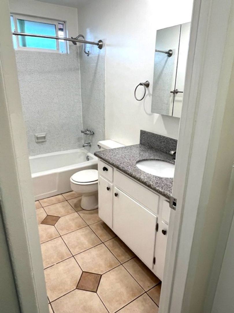 Apartment for rent at 6257 Newlin Ave, Whittier, CA 90601