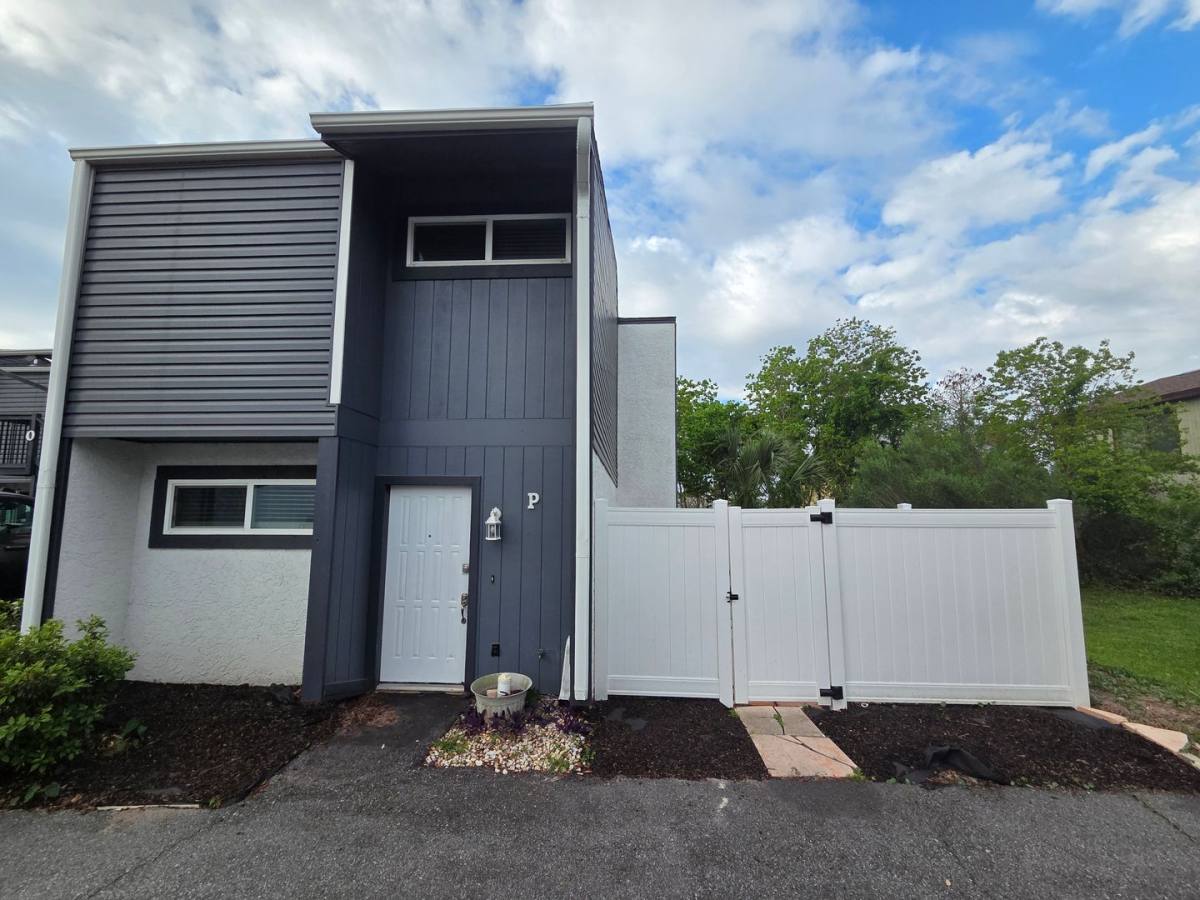 Townhouse for rent at 7125 N Lagoon Dr #P, Panama City, FL 32408
