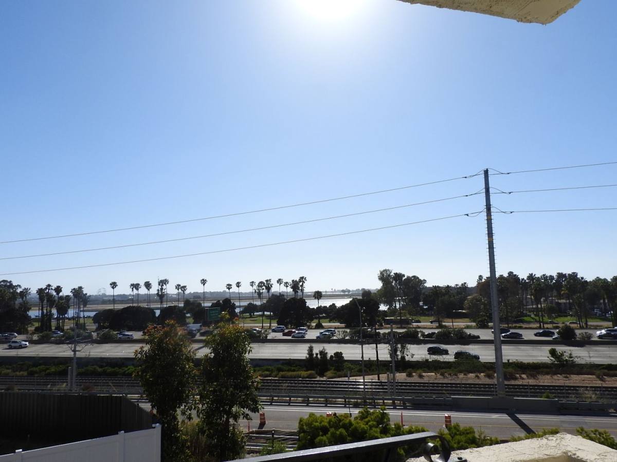 Condo for rent at 4255 Asher St, San Diego, CA 92110