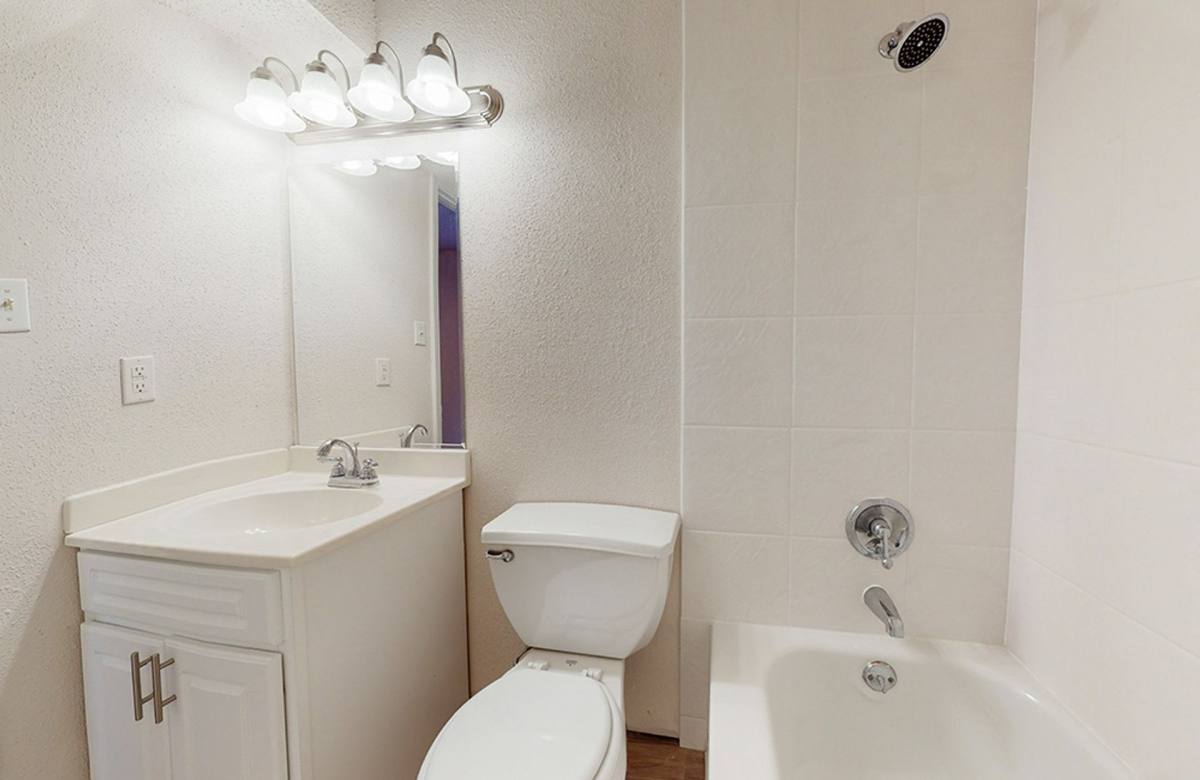 Apartment for rent at 2416 Pasadena Ave, Metairie, LA 70001
