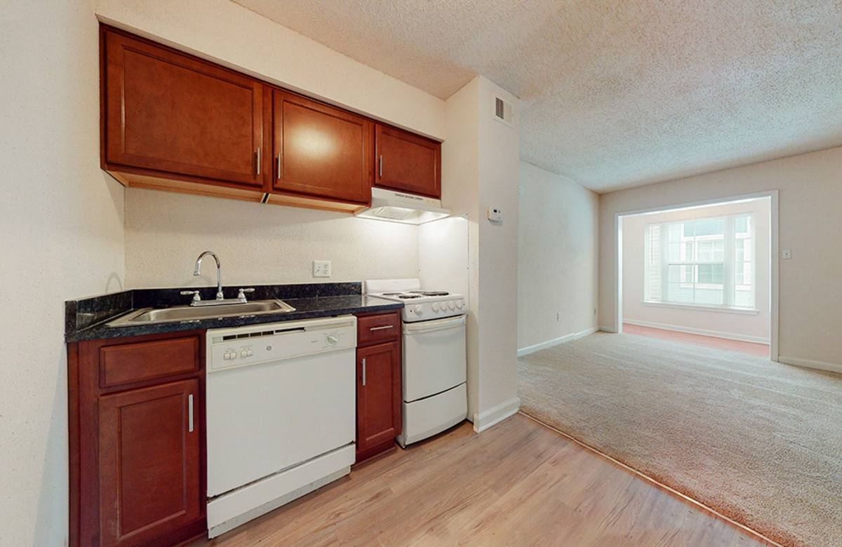 Apartment for rent at 2416 Pasadena Ave, Metairie, LA 70001