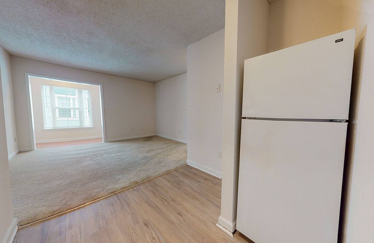 Apartment for rent at 2416 Pasadena Ave, Metairie, LA 70001