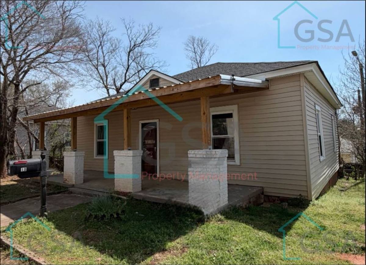 House for rent at 10 10th St, Greenville, SC 29611