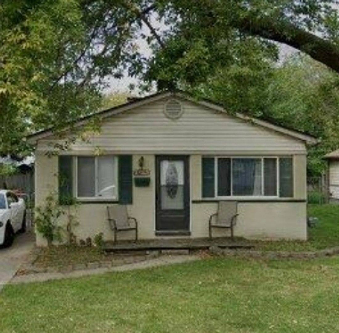 House for rent at 27067 Lawnwood St, Roseville, MI 48066