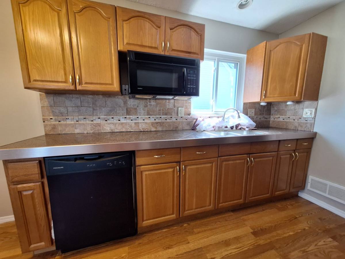 House for rent at 27067 Lawnwood St, Roseville, MI 48066