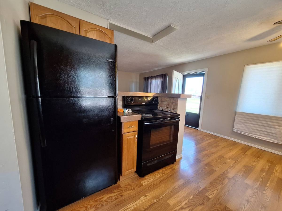 House for rent at 27067 Lawnwood St, Roseville, MI 48066