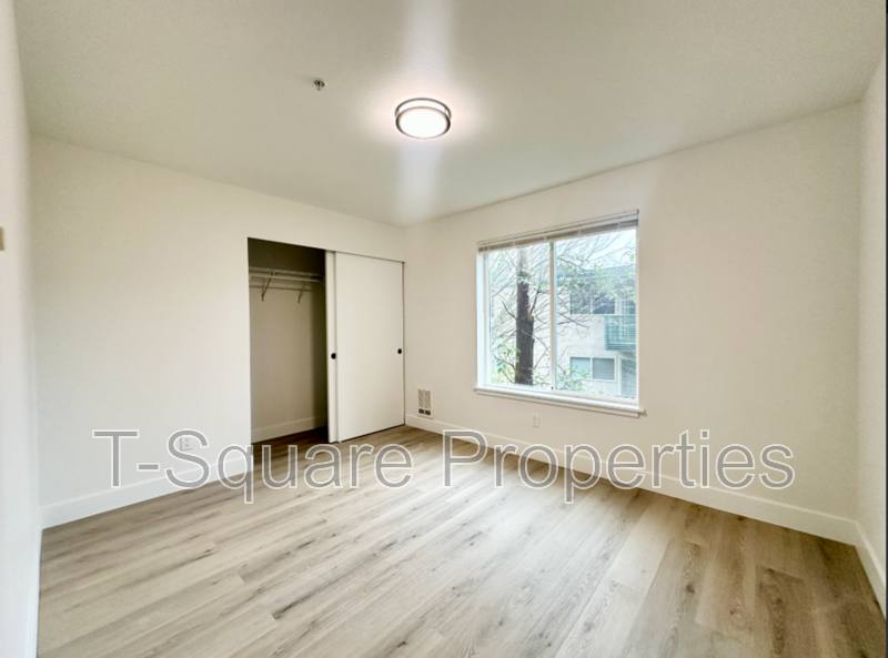 Apartment for rent at 7041 S 116th Place #206, Seattle, WA 98178