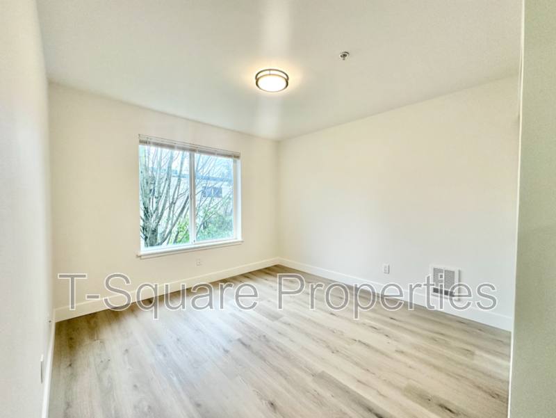 Apartment for rent at 7041 S 116th Place #206, Seattle, WA 98178