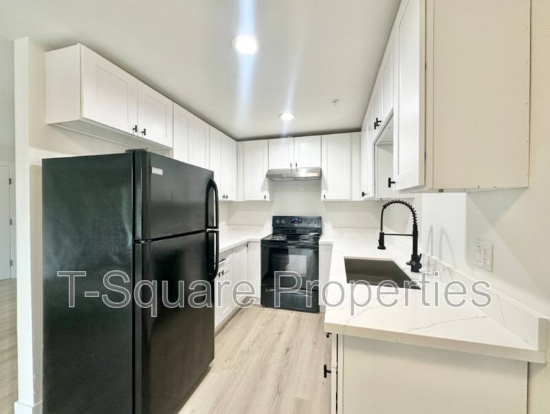 Apartment for rent at 7041 S 116th Place #206, Seattle, WA 98178