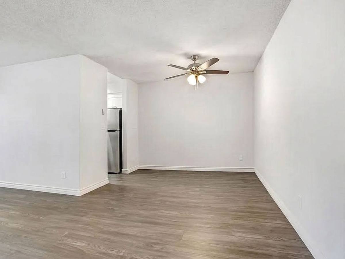 Apartment for rent at 1037 10th St, Santa Monica, CA 90403