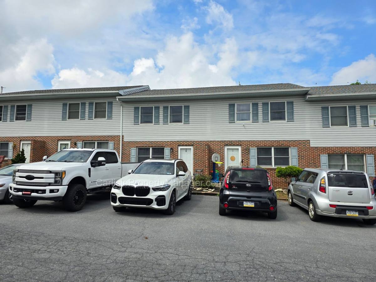 Townhouse for rent at 57 W Cabin Hollow Rd #4, Dillsburg, PA 17019
