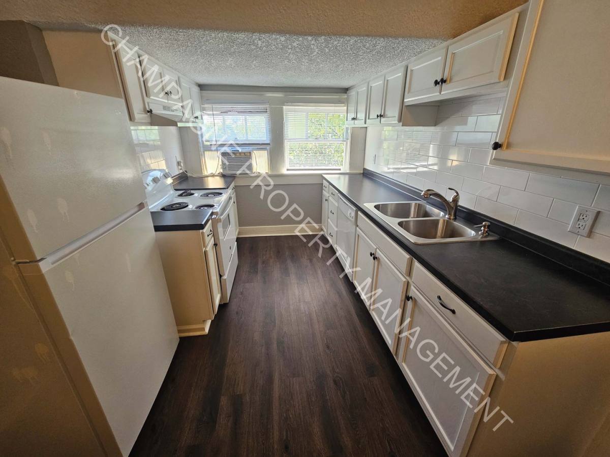 Apartment for rent at 2637 E 29th St, Kansas City, MO 64128