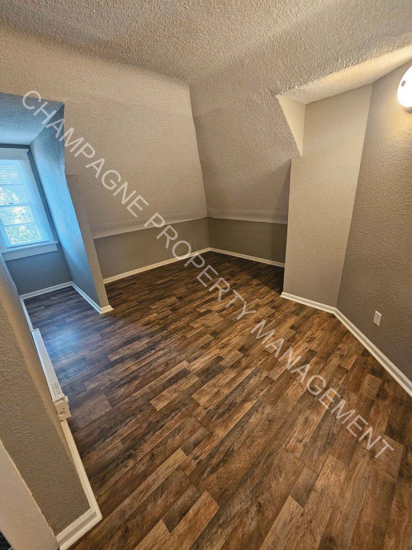 Apartment for rent at 2637 E 29th St, Kansas City, MO 64128