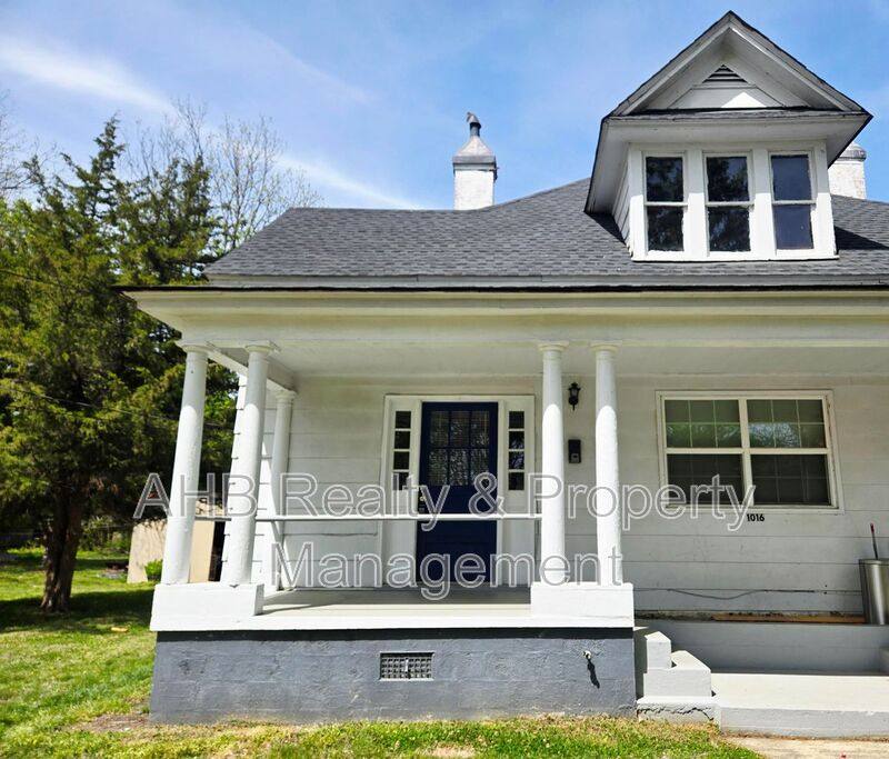 Apartment for rent at 1016 Washington St #A, Burlington, NC 27217