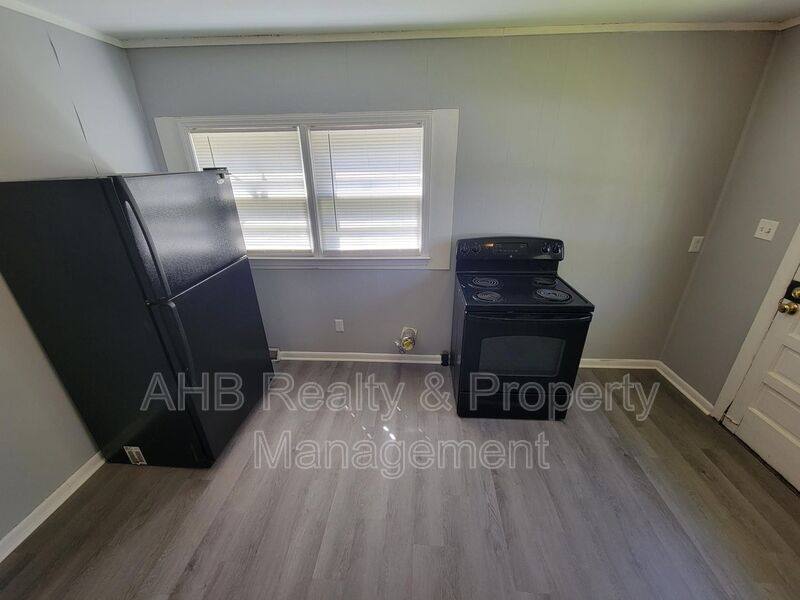 Apartment for rent at 1016 Washington St #A, Burlington, NC 27217