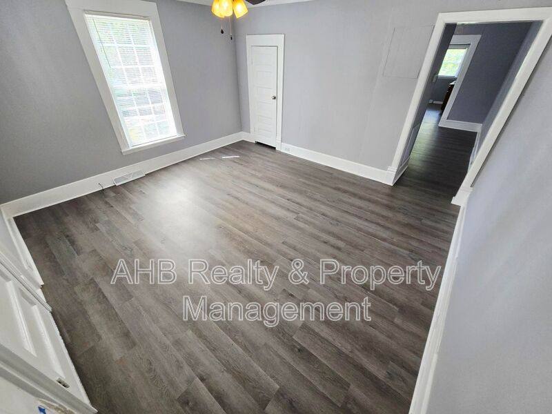 Apartment for rent at 1016 Washington St #A, Burlington, NC 27217