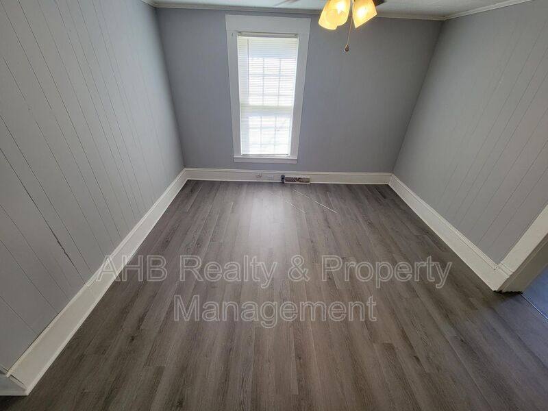 Apartment for rent at 1016 Washington St #A, Burlington, NC 27217